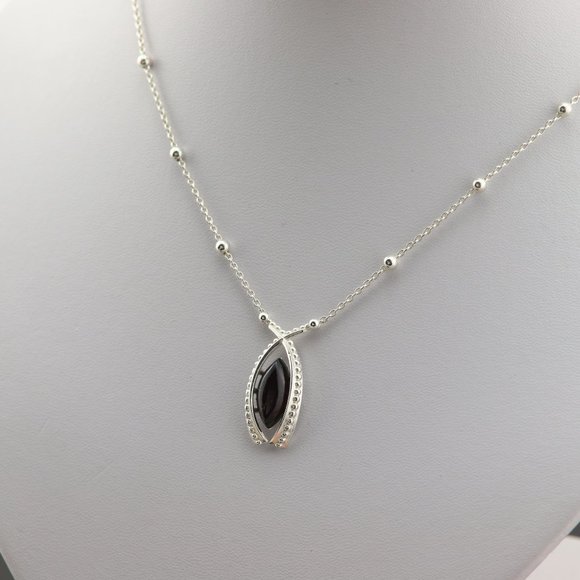 Sterling silver necklace with natural Baltic amber - Picture 6 of 11